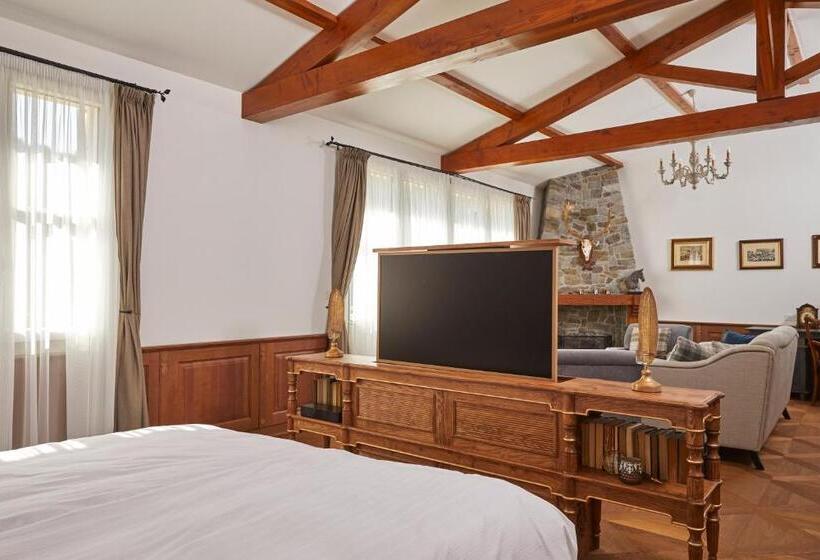 带阳台的豪华间, Château Et Relais De Clotte