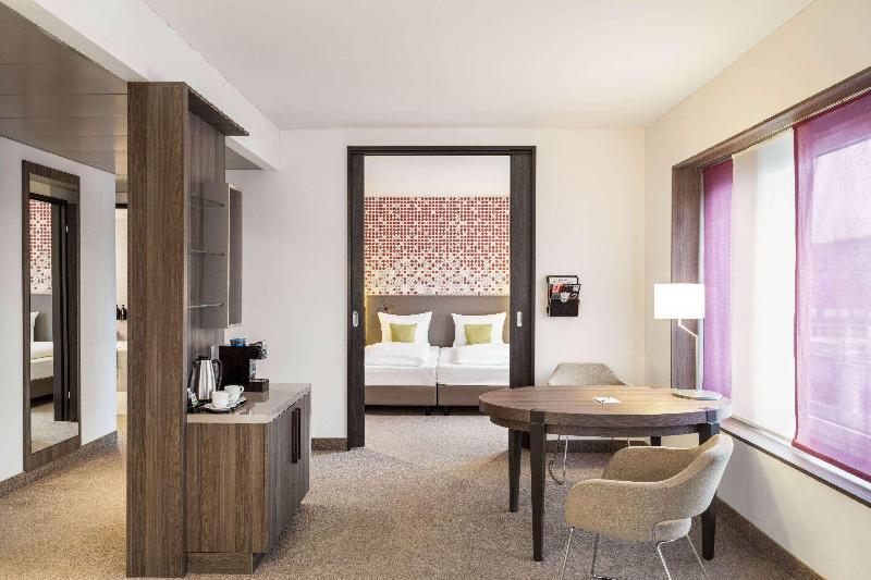 스탠다드 룸 킹사이즈 침대, Holiday Inn Express Shanghai Hongqiao Necc, An Ihg