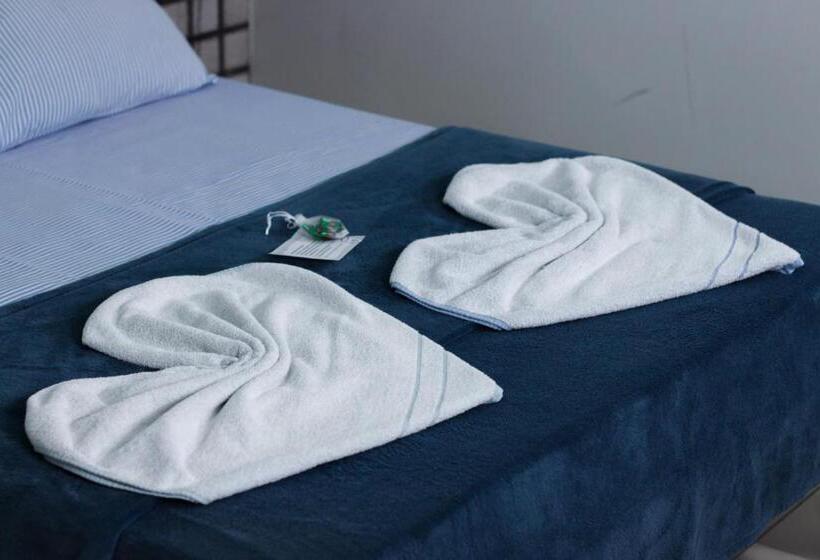 غرفة قياسية, São Charbel