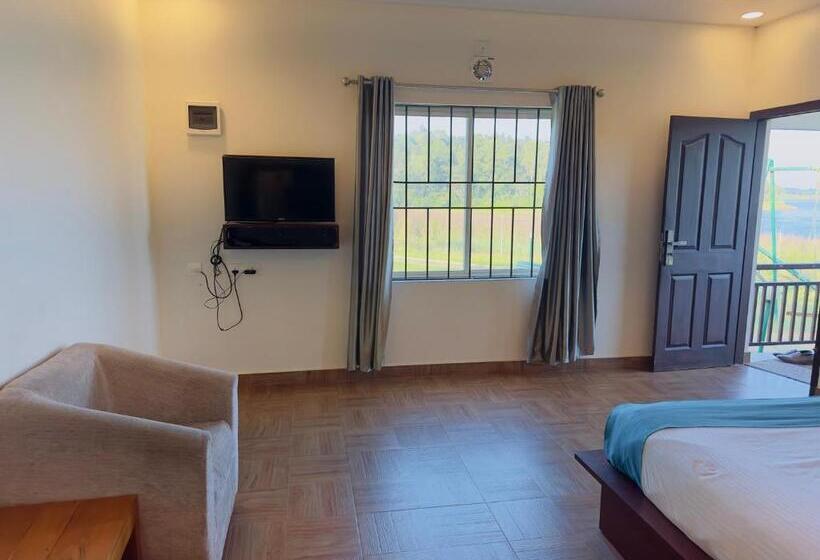 带河湖景观的套房, Misty Dam Wayanad Premium Resort With Banasura Dam View