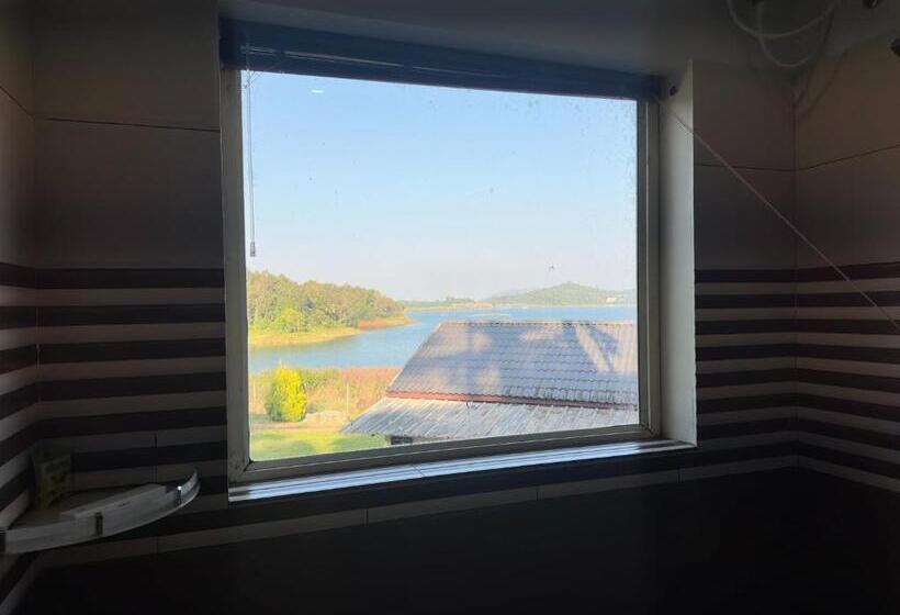 带大床的标准间, Misty Dam Wayanad Premium Resort With Banasura Dam View