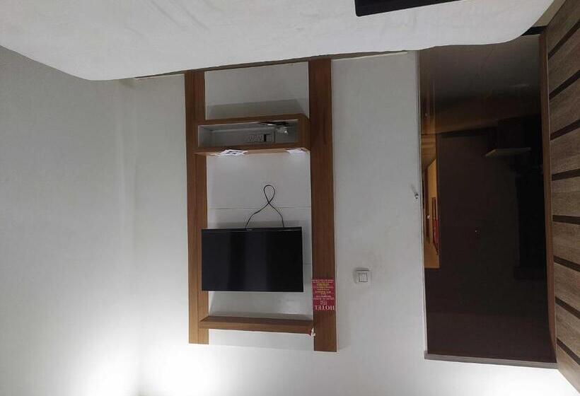 Трехместный Номер Классика, Oyo Hotel Md Grand Ac Rooms