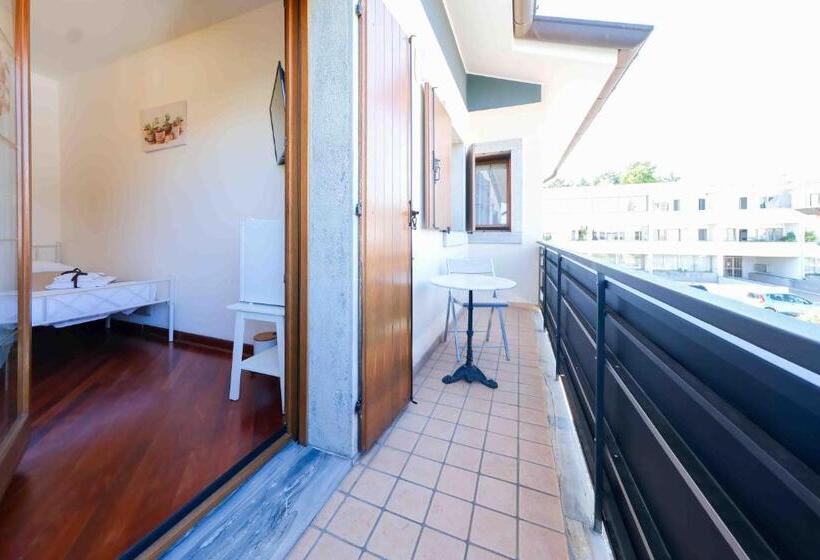 اتاق استاندارد با سرویس بهداشتی مشترک, Chiarelli House