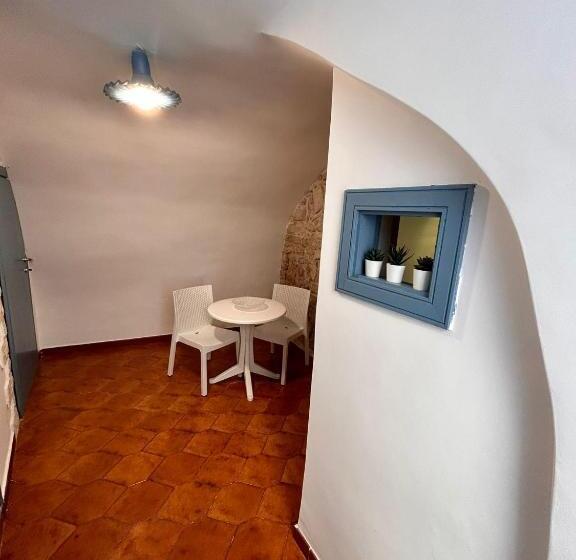 标准间, Geometric Blue