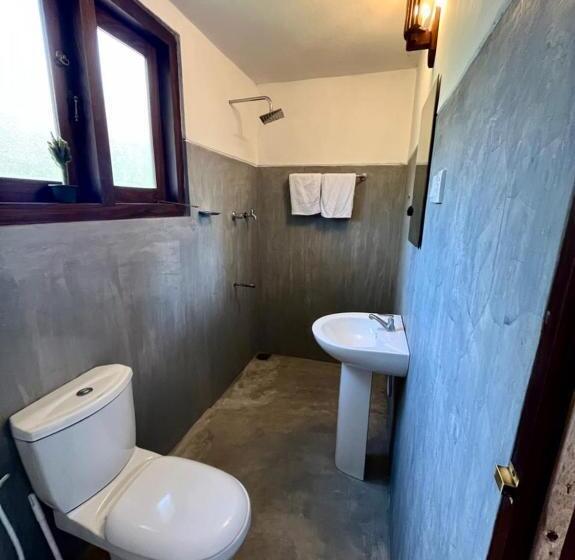 Standard Room, Sham Surf House  Madiha