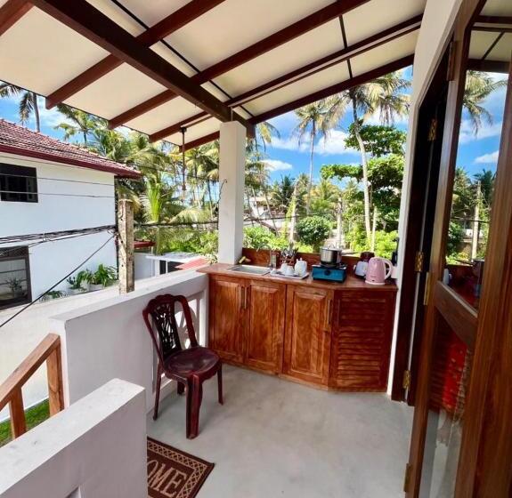 Standard Room, Sham Surf House  Madiha