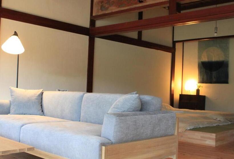 패밀리 룸, Wine& Stay Shinyashiki