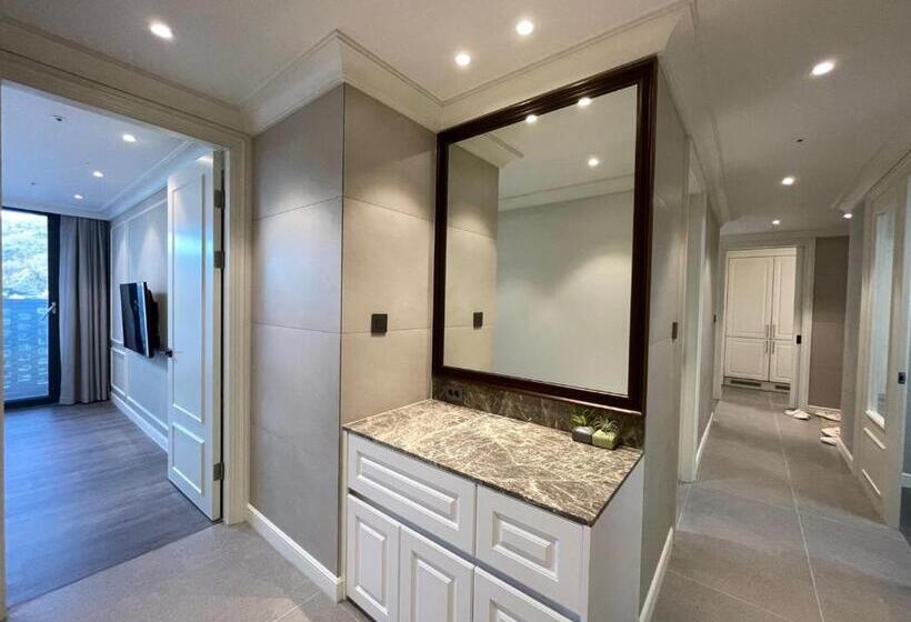 سوییت, The Community A By City College