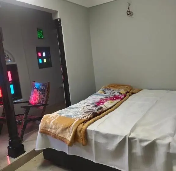 Camera Deluxe, Jaipur Backpackers