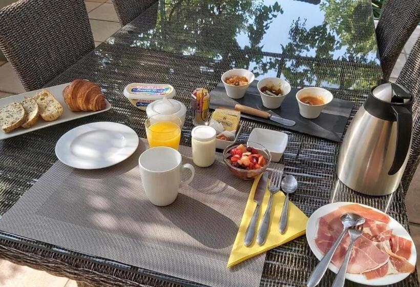 חדר סטנדרט עם מיטת קינג, La Vigneronne De Gigean