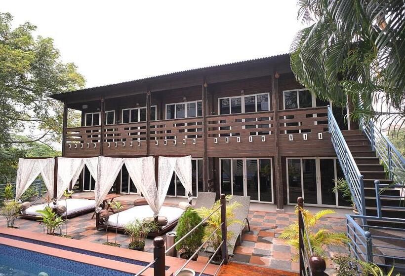 חדר סטנדרט נוף לבריכה, Alekhya Suites   Panaji