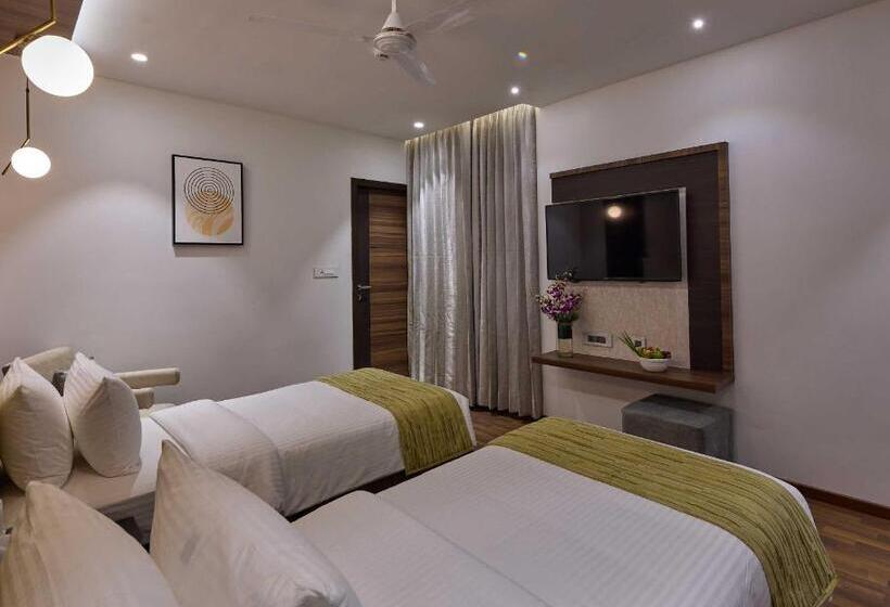 غرفة تنفيذية, Grand Continent Hosur A Sarovar Portico Affiliate