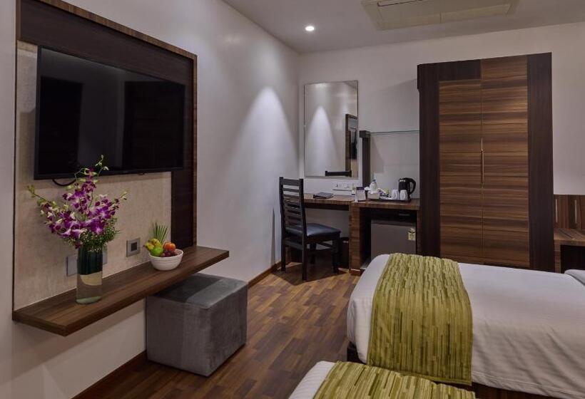 غرفة تنفيذية, Grand Continent Hosur A Sarovar Portico Affiliate