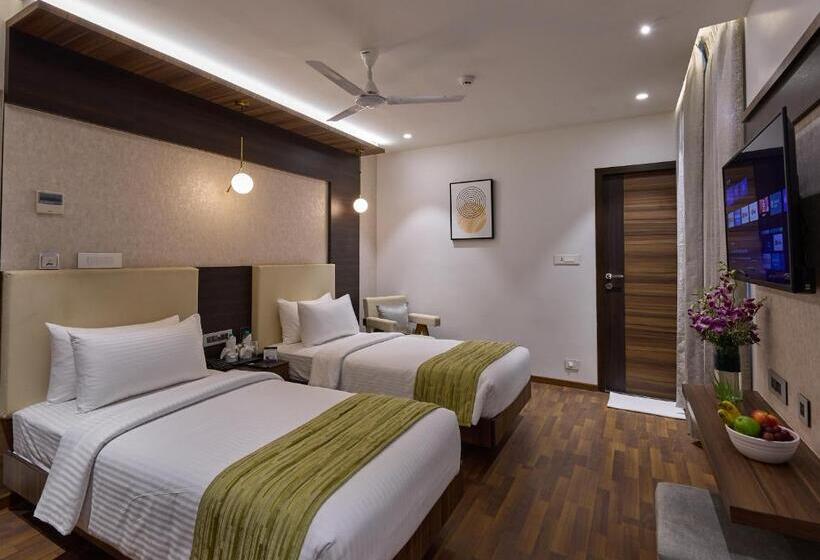 غرفة تنفيذية, Grand Continent Hosur A Sarovar Portico Affiliate