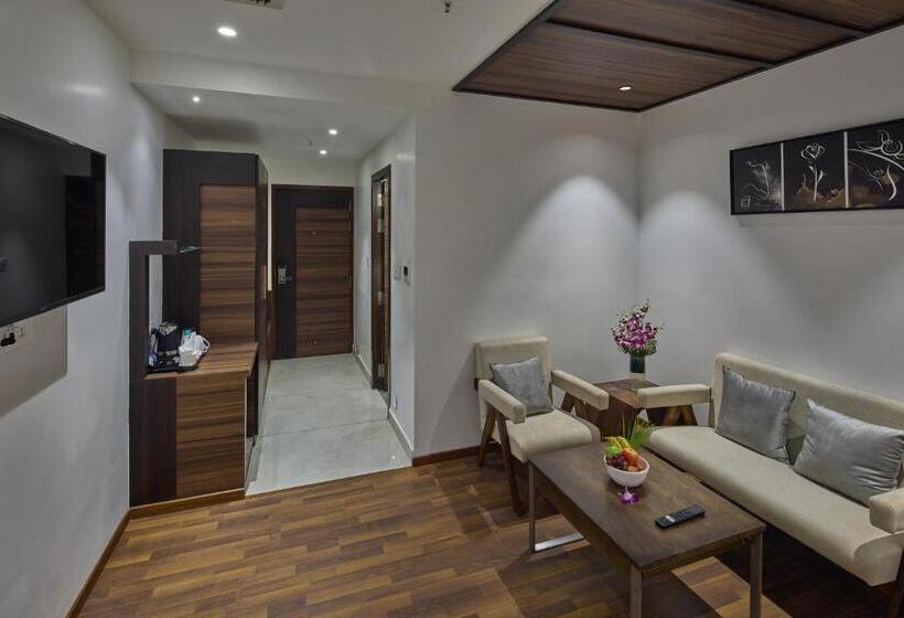 جناح ملكى, Grand Continent Hosur A Sarovar Portico Affiliate