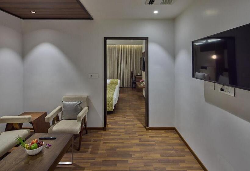 جناح ملكى, Grand Continent Hosur A Sarovar Portico Affiliate