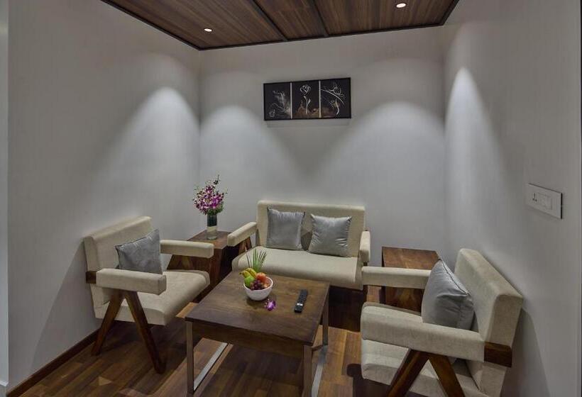 جناح ملكى, Grand Continent Hosur A Sarovar Portico Affiliate