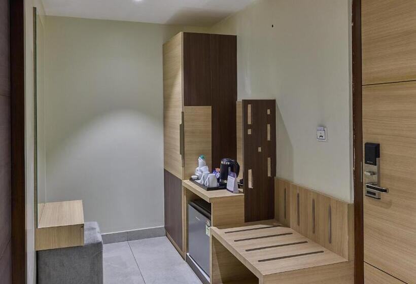 جناح ملكى, Grand Continent Hosur A Sarovar Portico Affiliate