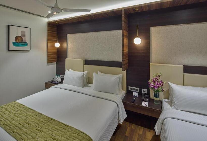 Королевский Люкс, Grand Continent Hosur A Sarovar Portico Affiliate