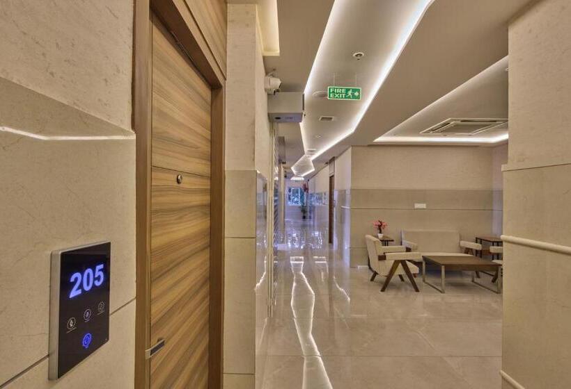 جناح ملكى, Grand Continent Hosur A Sarovar Portico Affiliate