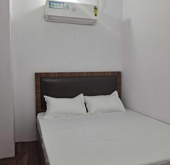 三人经典房间, Oyo Grand