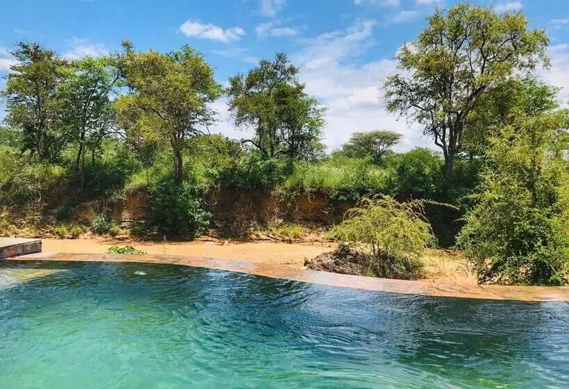スタンダードルーム, Selwane Nature Reserve