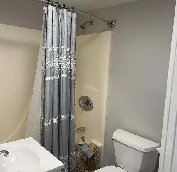 スタンダード4人部屋, Lincoln House Motel