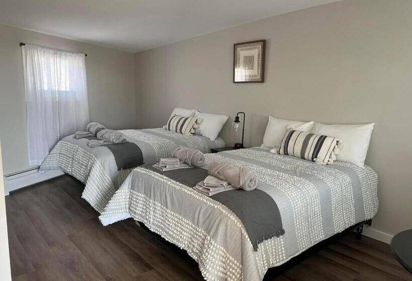 Четырехместный Номер Стандарт, Lincoln House Motel