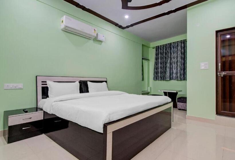 トリプルクラシックルーム, Oyo Hotel Laxmi Palace