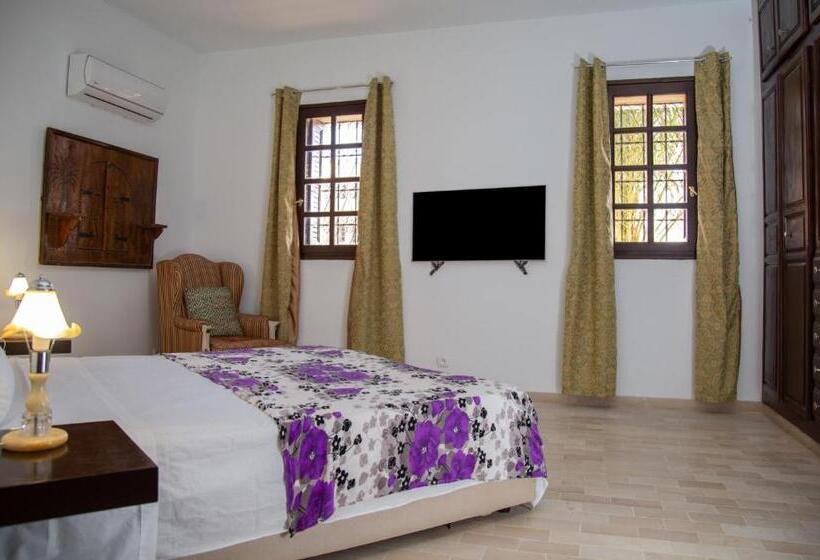 Номер Стандарт, La Villa Romaine   Hôte