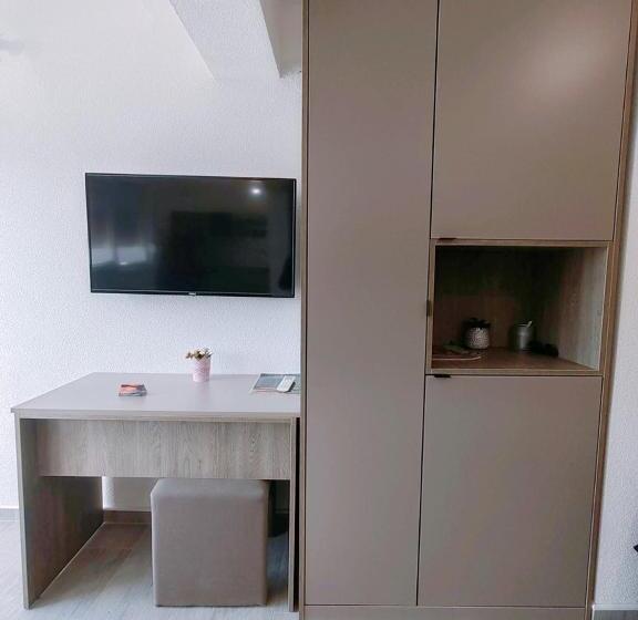 استودیو استاندارد با بالکن, Villa Grande