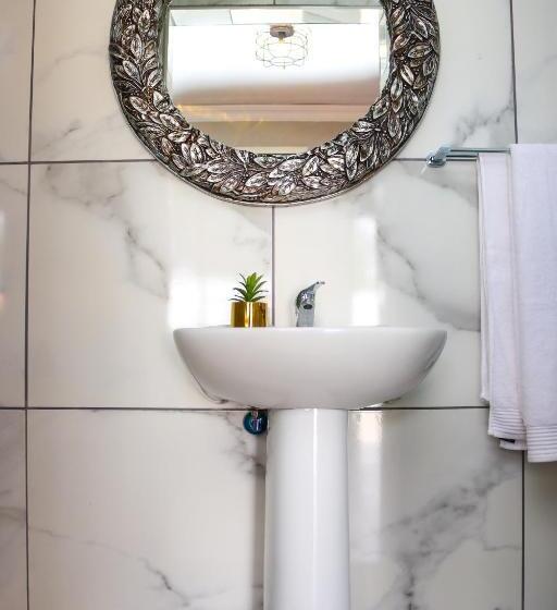 سوییت لوکس, Suite Boutique Lodge