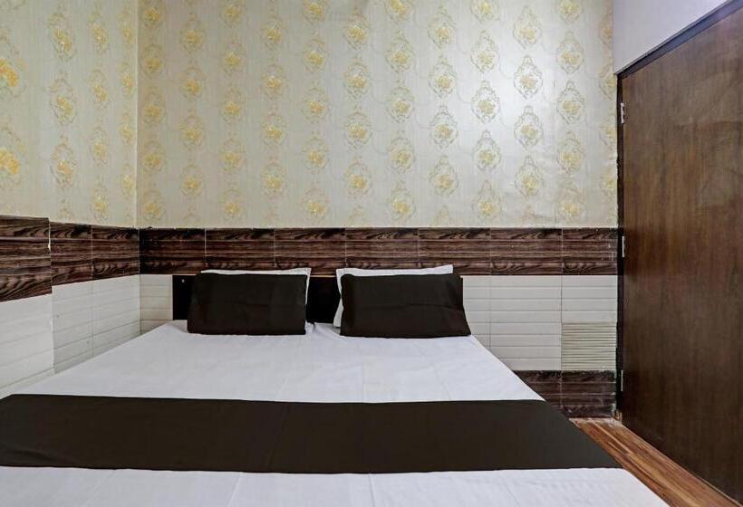 Трехместный Номер Классика, Super Oyo Hotel Laveena