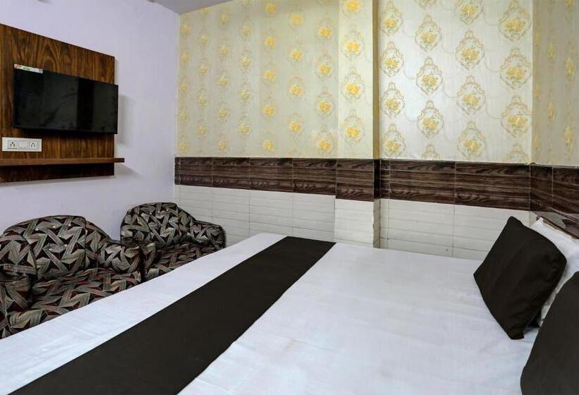 Трехместный Номер Классика, Super Oyo Hotel Laveena