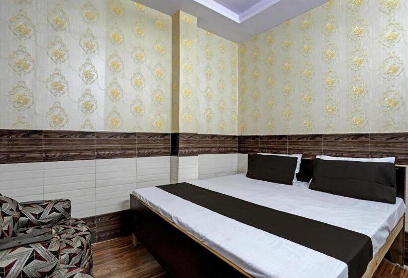 Трехместный Номер Классика, Super Oyo Hotel Laveena