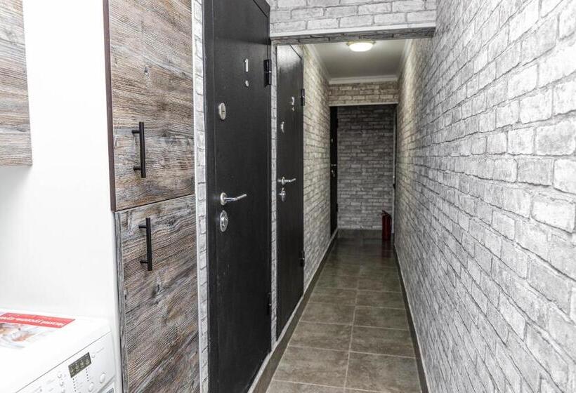 استودیوی استاندارد, Yourhouse на си синхая 22 близко к меге