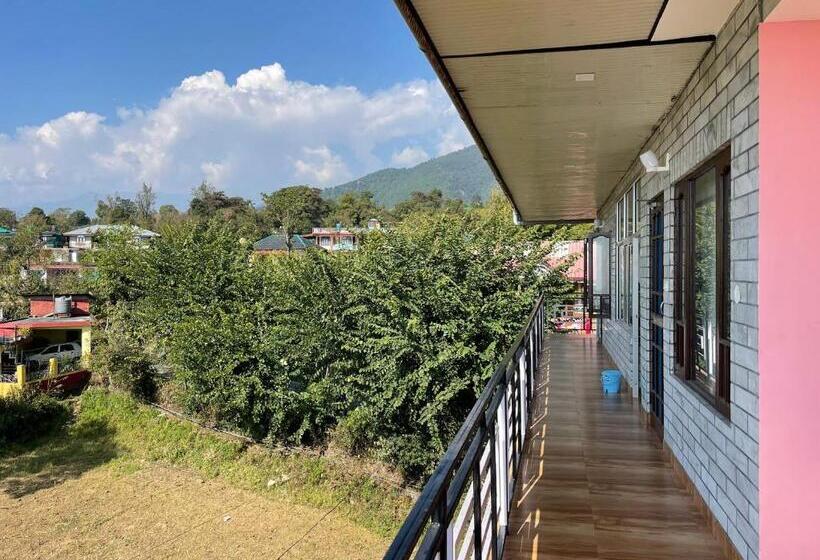 Deluxe-huone Parveke, Biralive Cafe & Homes