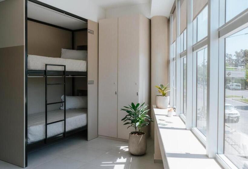 تختخواب در اتاق مشترک, En Pausa