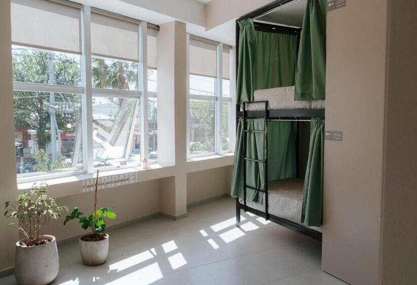 تختخواب در اتاق مشترک, En Pausa