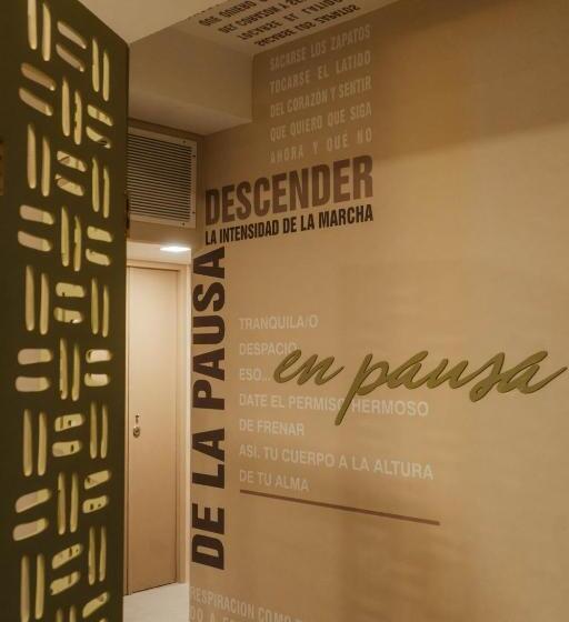 تختخواب در اتاق مشترک, En Pausa