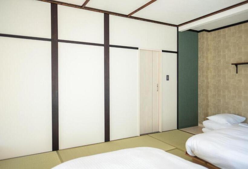 اتاق استاندارد چهار تخته, Niseko Powder Chalet