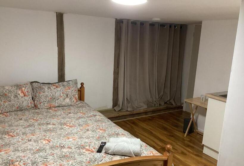 غرفة قياسية, Barn 6