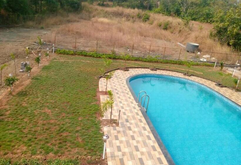 Номер Deluxe, Hill Resort Alibaug