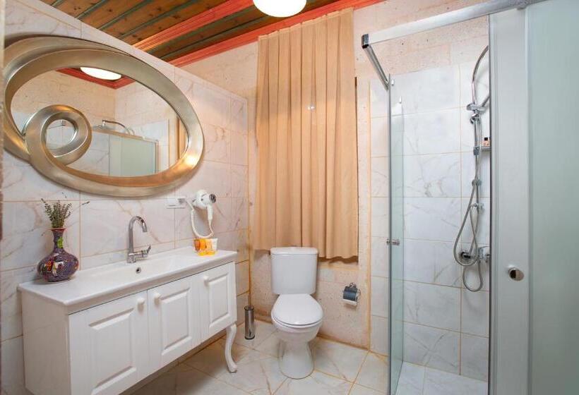 סוויטה דלוקס, Elpida Cave