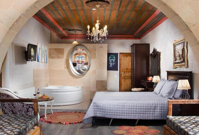 סוויטה דלוקס, Elpida Cave