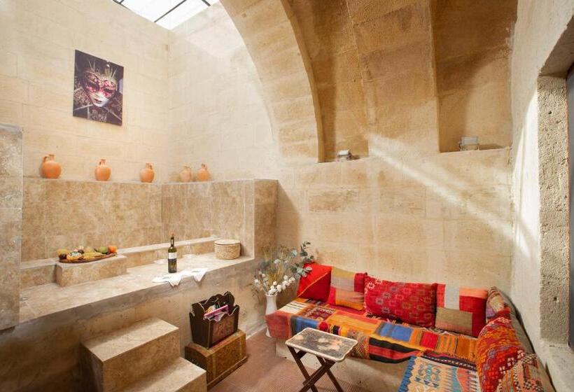 סוויטת ג'וניור עם בריכה, Elpida Cave