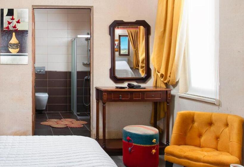 חדר סטנדרט, Elpida Cave