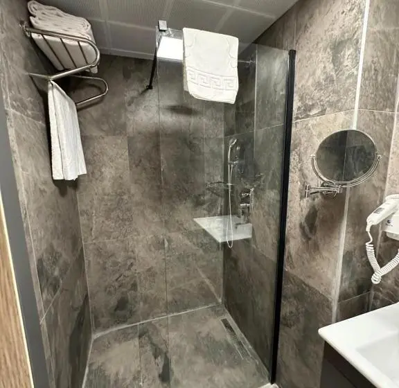 Deluxe-huone, Irenic