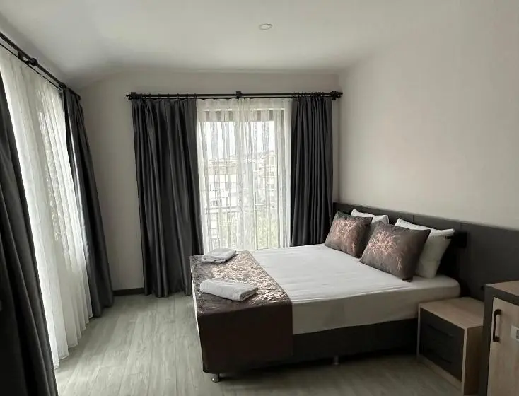 Deluxe-huone, Irenic
