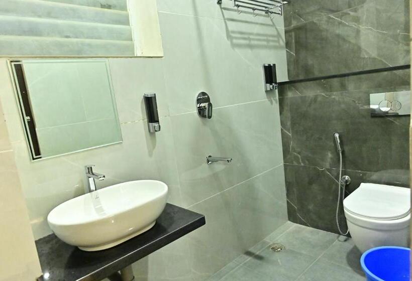 סוויטה משפחתית, Downtown The Mallika Sapphire